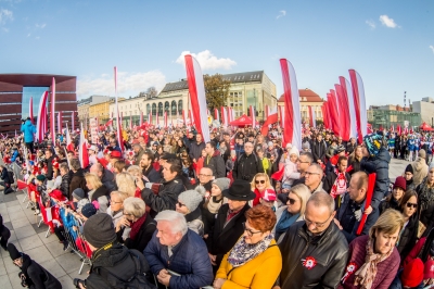 Radosna Parada Niepodległości na ulicach Wrocławia [ZDJĘCIA] - 2