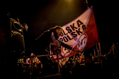 Zamieszki podczas Marszu Niepodległości we Wrocławiu. Policja użyła armatek wodnych - 33