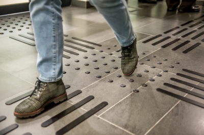 Politechnika Wrocławska likwiduje bariery dla osób niepełnosprawnych [FOTO] - 1