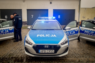 Dziewięć nowych samochodów trafiło do dolnośląskiej policji [ZDJĘCIA] - 11
