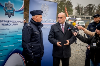 Dziewięć nowych samochodów trafiło do dolnośląskiej policji [ZDJĘCIA] - 2