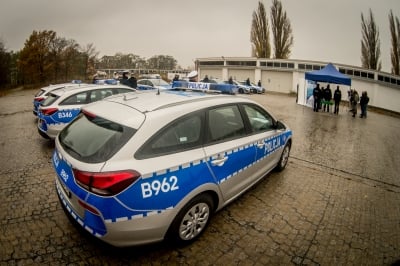 Dziewięć nowych samochodów trafiło do dolnośląskiej policji [ZDJĘCIA] - 6