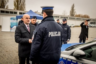 Dziewięć nowych samochodów trafiło do dolnośląskiej policji [ZDJĘCIA] - 8