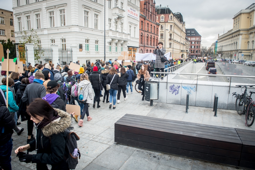 Młodzieżowy Strajk Klimatyczny w centrum Wrocławia [FOTO]