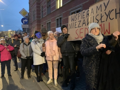 Wrocław: Manifestacja solidarności z sędziami - 10