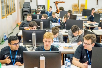 Sukces uniwersyteckich informatyków w Akademickich Mistrzostwach Europy Środkowej