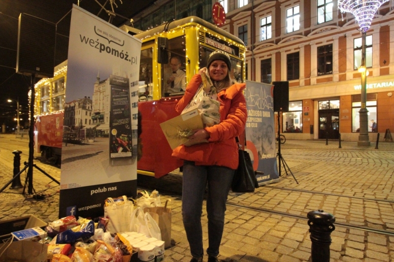 W zabytkowym tramwaju organizują zbiórkę żywności dla potrzebujących - fot. MPK Wrocław