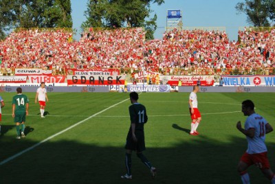 Bezbarwni biało-czerwoni. Kibice: "PZPN oddajcie pieniądze" (Zobacz) - 4