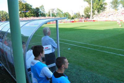 Bezbarwni biało-czerwoni. Kibice: "PZPN oddajcie pieniądze" (Zobacz) - 6