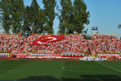 Bezbarwni biało-czerwoni. Kibice: "PZPN oddajcie pieniądze" (Zobacz) - 7