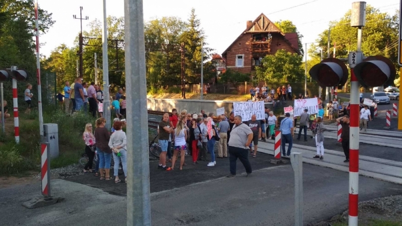 Protestowali na torach w Raszówce. Dzisiaj druga odsłona procesu  - fot. archiwum radiowroclaw.pl