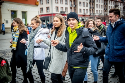 Wrocław: Zatańczyli Poloneza dla Fredry [ZDJĘCIA] - 8