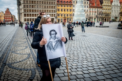 Wrocław: Zatańczyli Poloneza dla Fredry [ZDJĘCIA] - 2