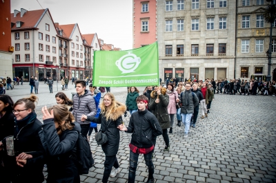Wrocław: Zatańczyli Poloneza dla Fredry [ZDJĘCIA] - 6