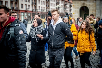 Wrocław: Zatańczyli Poloneza dla Fredry [ZDJĘCIA] - 7