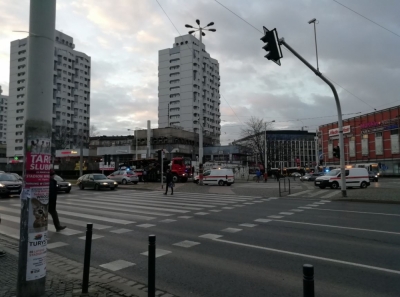 Wykolejony tramwaj na rondzie Reagana