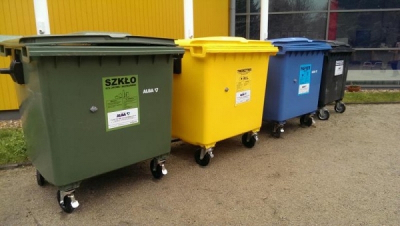 Kazali segregować, ale postawili kontenery tylko na zmieszane odpady - fot. archiwum radiowroclaw.pl