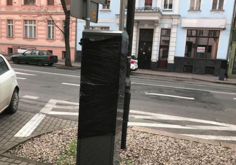 Parkometry w czarnych workach. Abolicja dla parkujących w Zgorzelcu - fot. zgorzelec.info