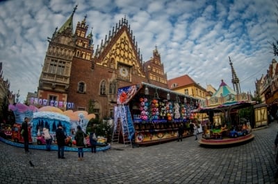 Dwie firmy chcą organizować jarmark bożonarodzeniowy we Wrocławiu. Rynek i plac Solny miasto udostępni za darmo