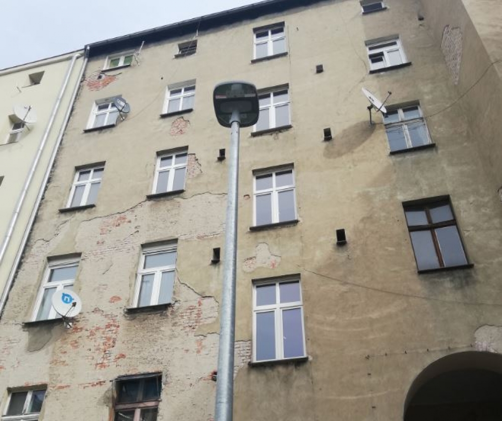 Pół roku czekania i nic. Latarnie na Traugutta nadal nie świecą - fot. Joanna Jaros