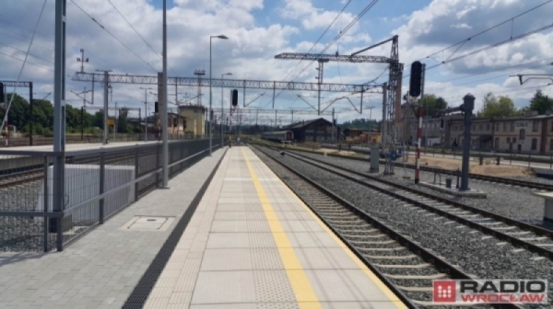 Od soboty zawieszone niektóre połączenia kolejowe z Czechami - fot. Radio Wrocław