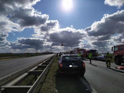 Wypadek i blokada autostrady A4. Lądował helikopter [FOTO]