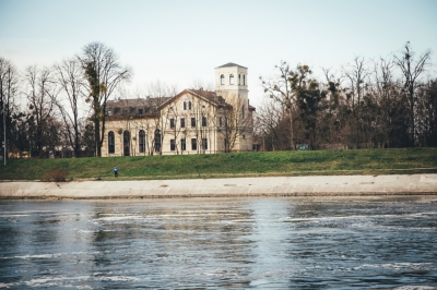 Niegdyś lśniła, dziś stoi pusta [FOTOSPACER]