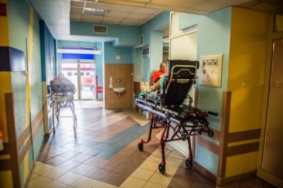 Pacjent szpitala przy Koszarowej wyskoczył przez okno [AKTUALIZACJA]