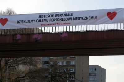 "Jesteście wspaniali!". Wrocław dziękuje lekarzom [ZOBACZ] - 0