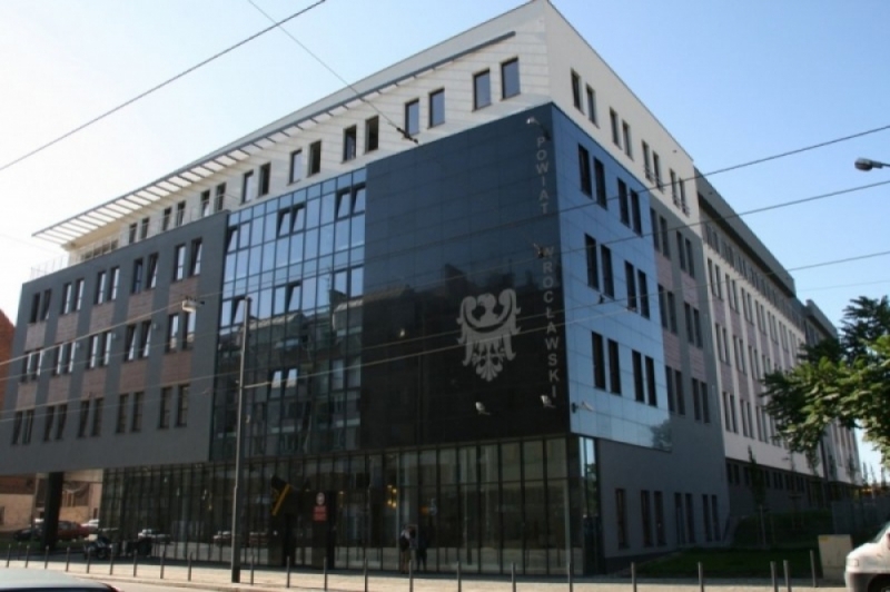 Koronawirus. Władze powiatu wrocławskiego wesprą szpitale i strażaków - fot. powiatwroclawski.ibip.wroc.pl