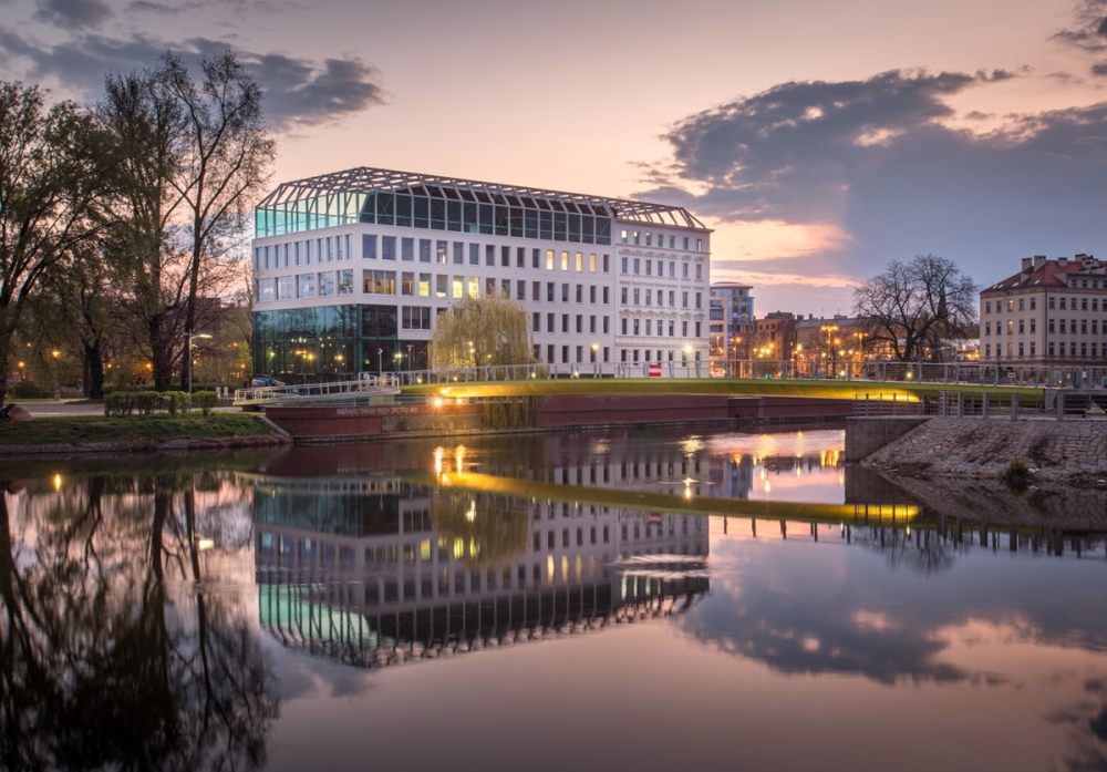 Z niszczejącej kamienicy w nowoczesne centrum biznesu [ZOBACZ] - fot. mat. prasowe
