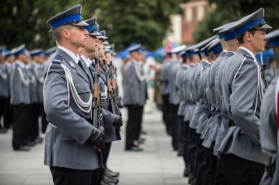 Atrakcyjne zarobki przyciągają chętnych do pracy w policji