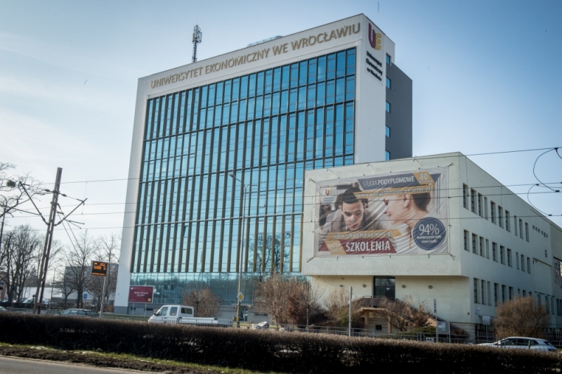 Uniwersytet Ekonomiczny: Rusza elektroniczna rekrutacja na studia  - fot. Radio Wrocław