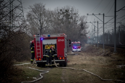 Duży pożar w centrum Wrocławia: Palą się tereny kolejowe przy ulicy Świstackiego