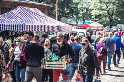 FOTOREPORTAŻ: Jak wygląda targowisko z obostrzeniami? - 6
