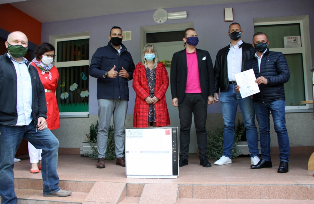 Polkowice: Kupili do żłobka oczyszczacz powietrza chroniący przed wirusami - fot. Karolina Kurczab
