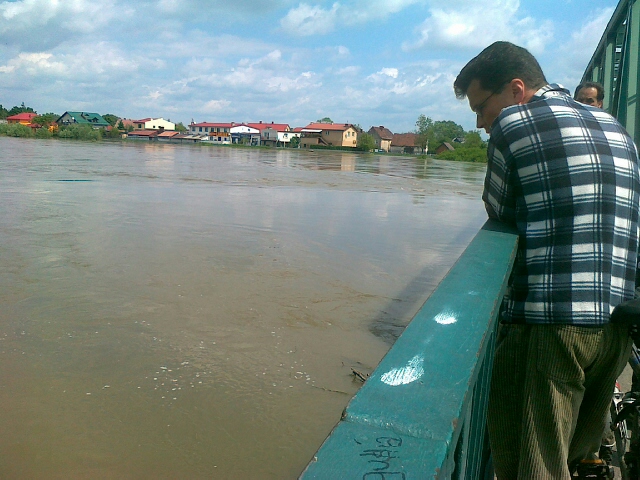 Woda w dolnośląskich rzekach opada - Oława w maju 2010 r.( fot. Jolanta Krysowata)