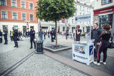 "Jestem człowiekiem, nie ideologią". Manifest przeciwko mowie nienawiści we Wrocławiu - 11