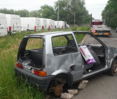 Wypowiedzieli wojnę porzuconym w mieście wrakom - 10