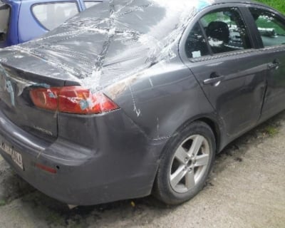 Wypowiedzieli wojnę porzuconym w mieście wrakom - 7