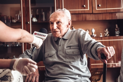 "Rodzina, dystans do siebie i poczucie humoru" - to przepis "na setkę". Na Dolnym Śląsku przybywa stulatków - 12
