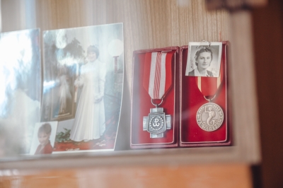 "Rodzina, dystans do siebie i poczucie humoru" - to przepis "na setkę". Na Dolnym Śląsku przybywa stulatków - 6