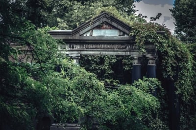 Zabytkowy Cmentarz Żydowski [FOTOSPACER]