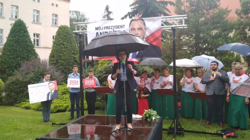 Marszałek Witek w Chojnowie wspierała Andrzeja Dudę - fot. Andrzej Andrzejewski