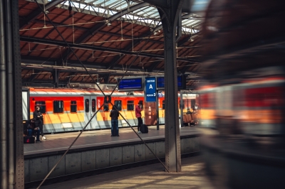Koronawirus: Sanepid poszukuje pasażer&oacute;w, kt&oacute;rzy jechali pociagiem z Wrocławia