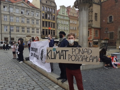 Manifestacja Młodzieżowego Strajku Klimatycznego we Wrocławiu