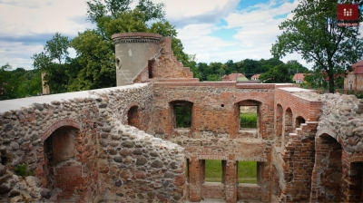 #Migawka Ocalone ruiny. Pałac w Jakubowie [DRON 4K]