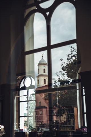 Od kościoła, przez salę gimnastyczną po... bibliotekę. Zobaczysz tylko z nami! - 11