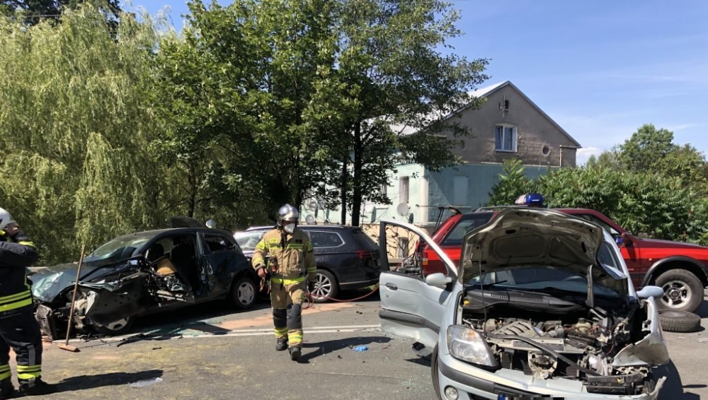 Uwaga kierowcy: 12 osób rannych i zablokowana DK 8 po wypadku w Szalejowie Górnym - fot. www.24klodzko.pl