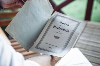 Widokówki, zdjęcia i album leżący sto lat na strychu [FOTOREPORTAŻ] - 2